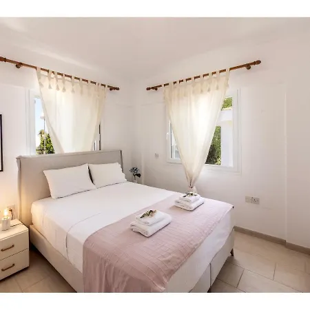 Apollon Seaside Willa *